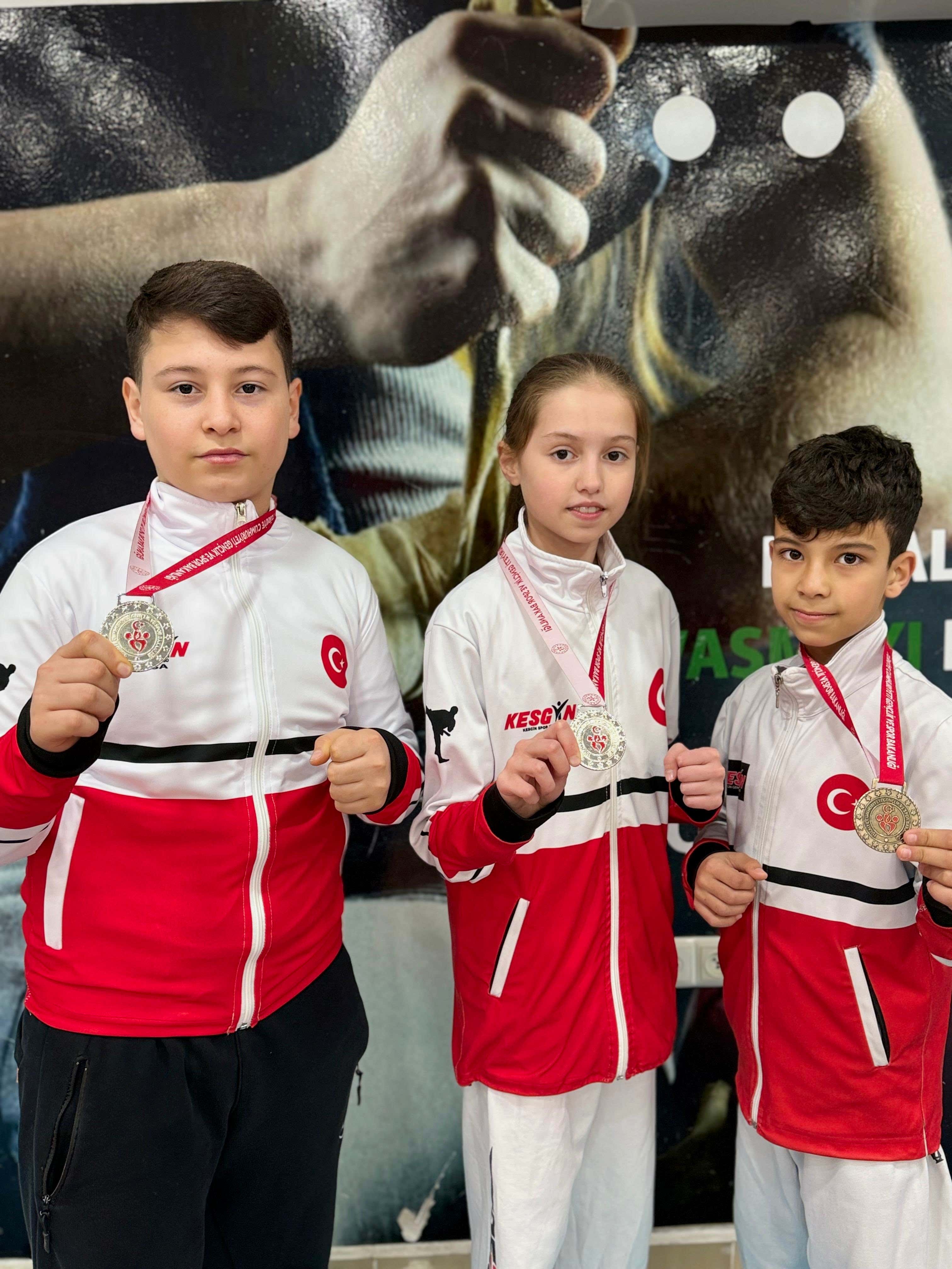 MEB ORTAOKULLAR TÜRKİYE ŞAMPİYONASINDAN 3 MADALYA (20-23 ŞUBAT 2025 ESKİŞEHİR)