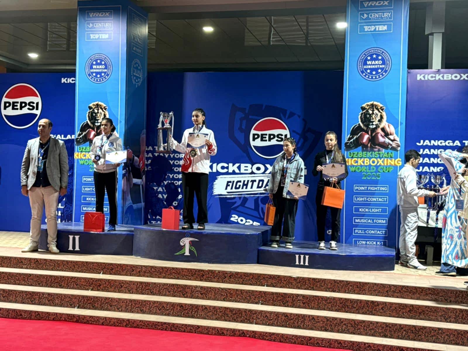 ÖZBEKİSTANDA TARİHİ ZAFER! TÜRKİYE DE BİR İLK TEK SPORCU 6 MADALYA 4 ŞAMPİYONLUK!