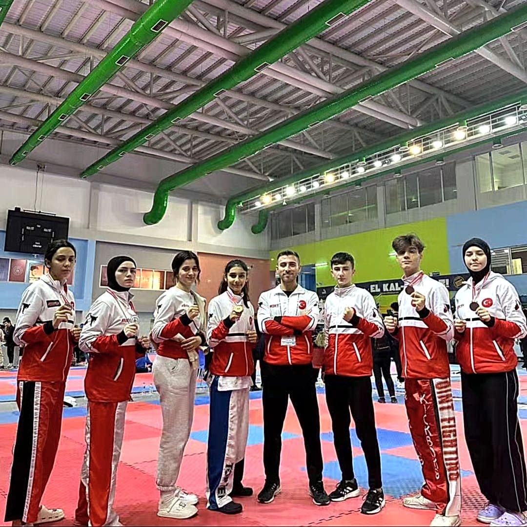 MEB LİSELERARASI TÜRKİYE ŞAMPİYONASINDA 5 MADALYA 