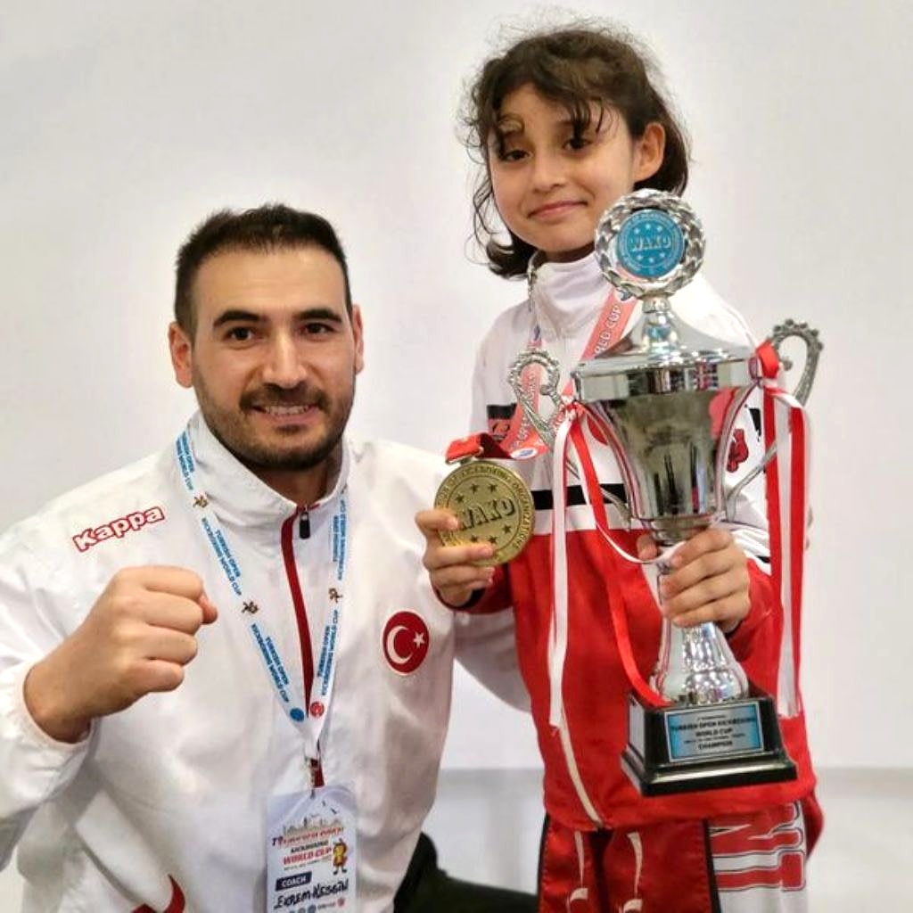 BÜŞRA YARDIMCI DÜNYA KUPASI ŞAMPİYONU 